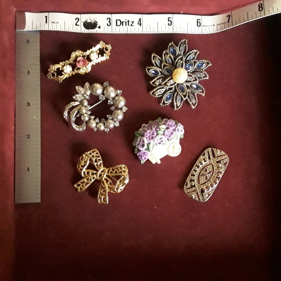 Hallmark Jewelry - Lapel pin bundle of six, one Hallmark